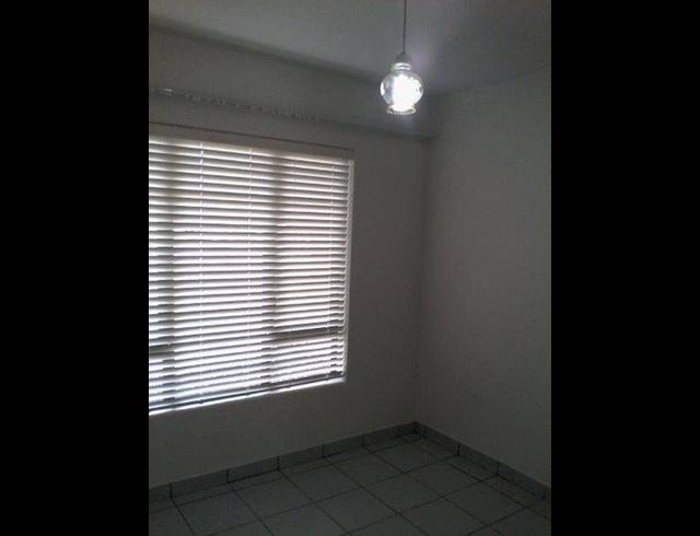 2 BEDROOM PROPERTY TO RENT IN MEER EN SEE